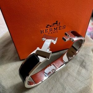 Hermès Clic H bracelet in black